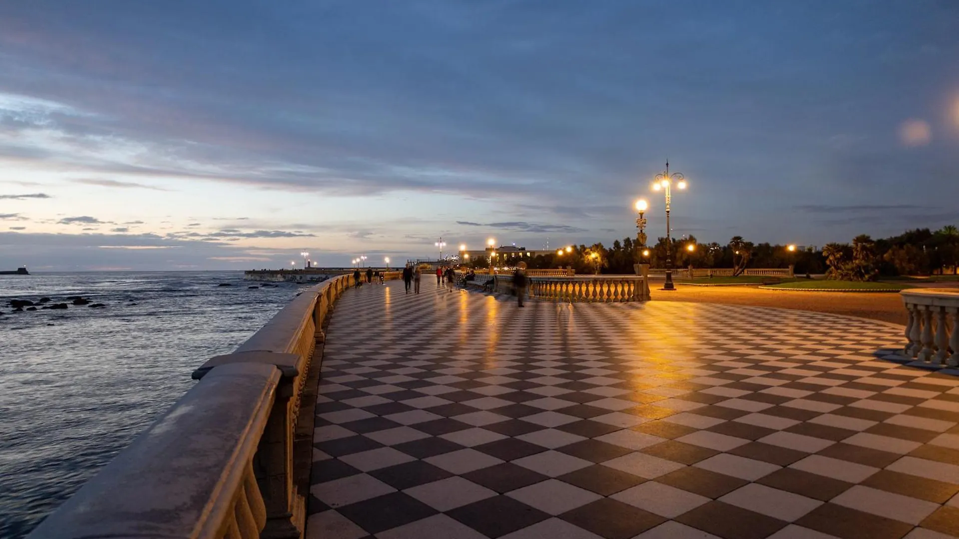 Francesca' S Home Livorno Centro Italien